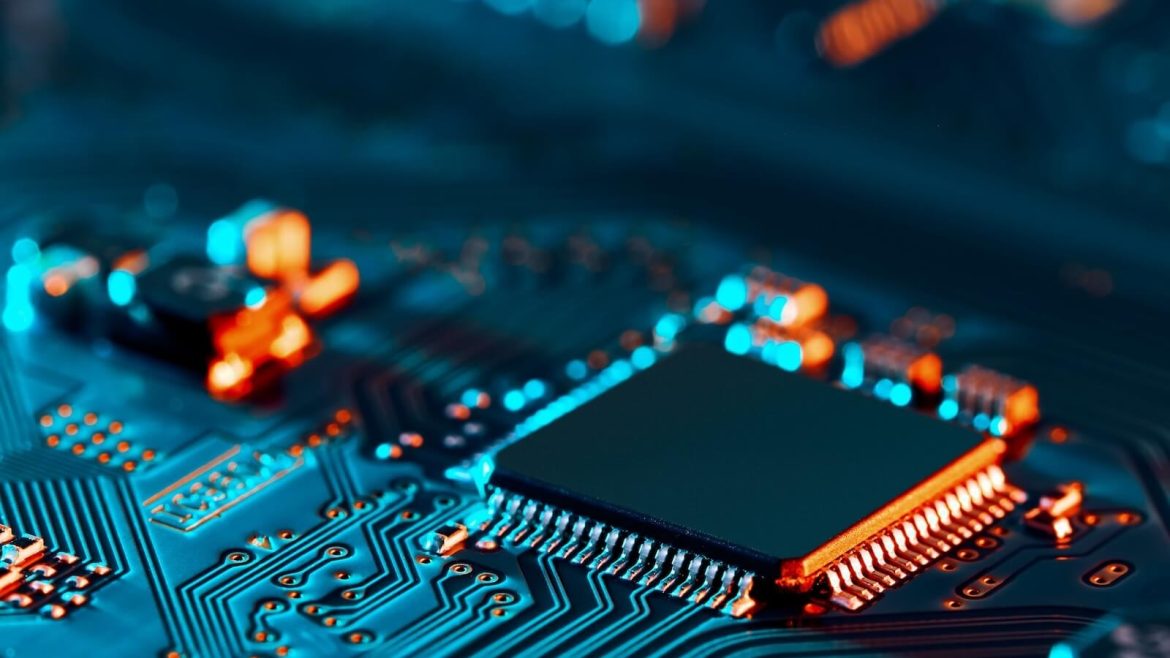 After a 29% Bounce, Can SMCI Reclaim Its Former Glory?